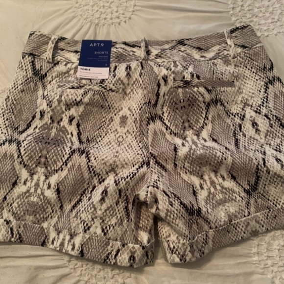 Shorts - Picture 2 of 2